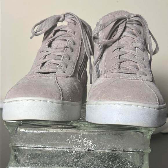 Vionic Jennings Elegant Women's Suede Sneakers in beige . Size 10‎ - Picture 2 of 12